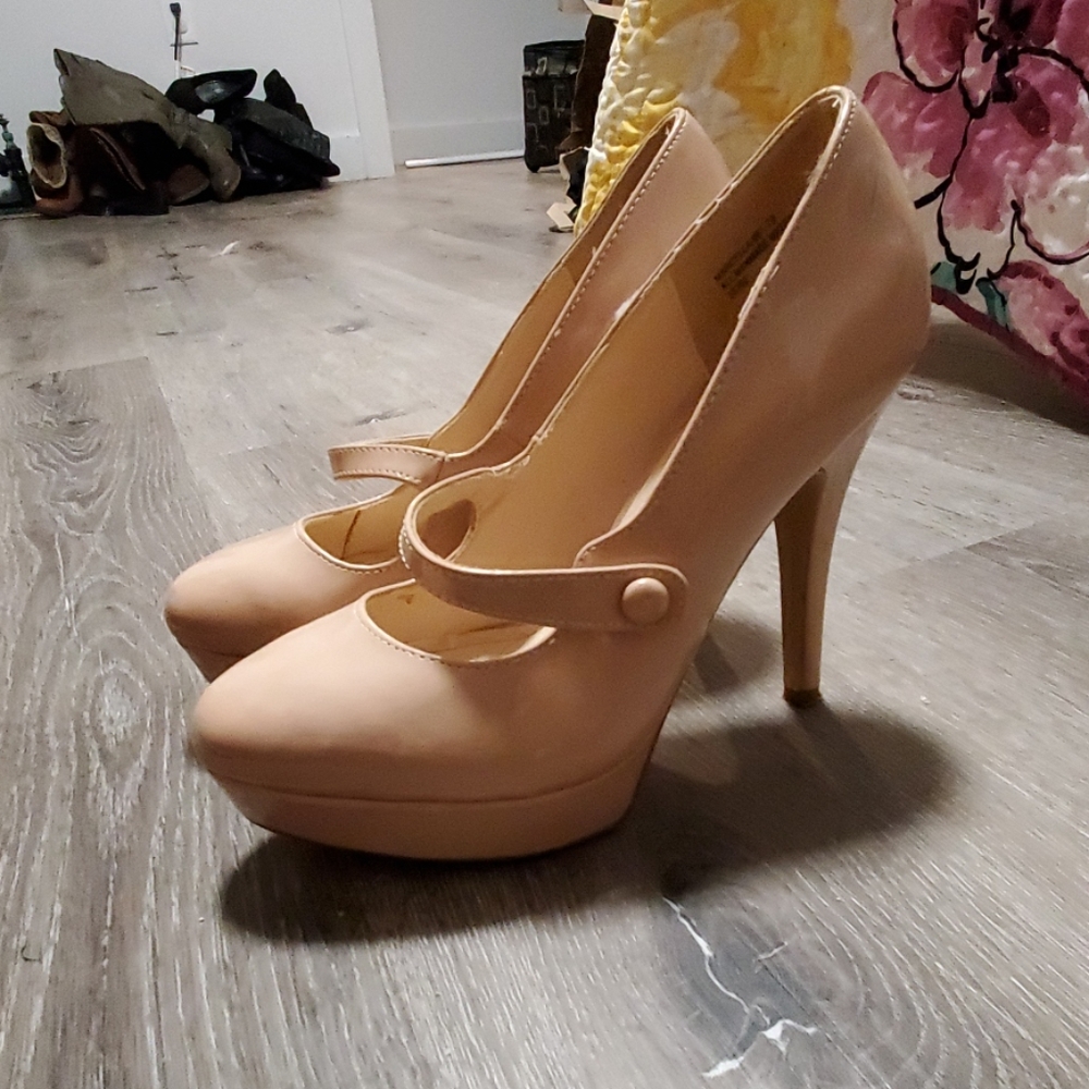 Beige/nude heela